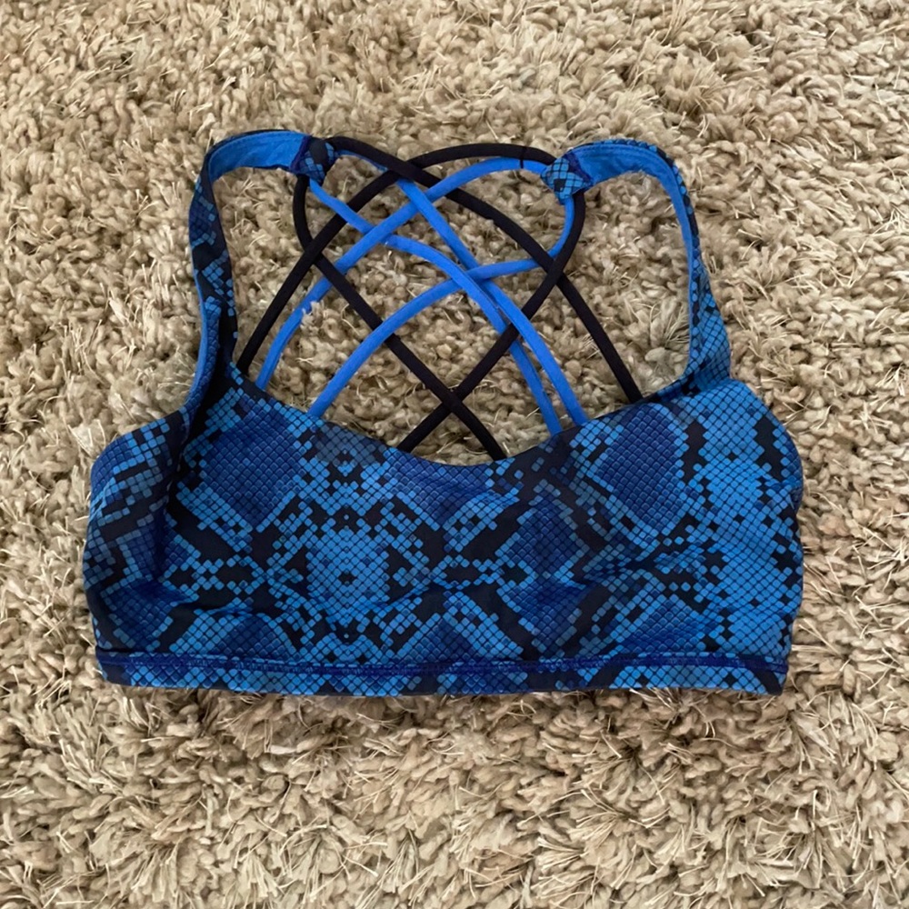 Lululemon sports bra
